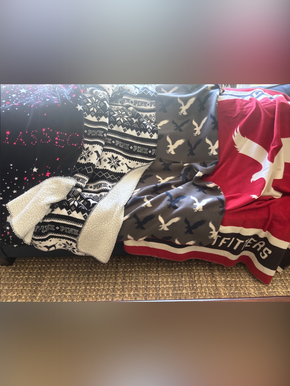 4 Throw Blankets American Eagle, Pink & Victoria’s Secret